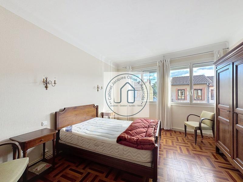 Maison - 186 m² - 9 pièces