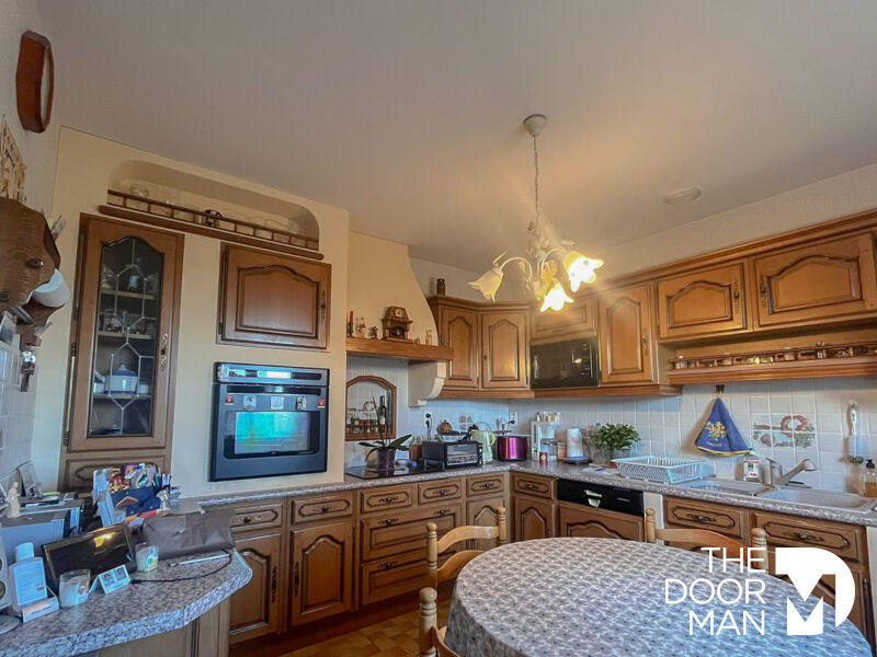 Maison - 200 m² - 7 pièces