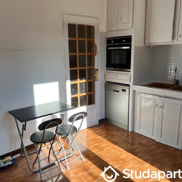 Chambre - 9 m² - 1 pièce