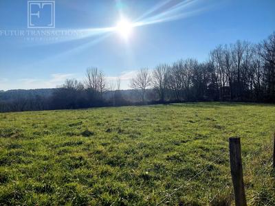 Terrain constructible - 1 600 m²