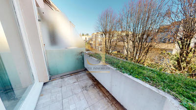 Appartement - 92 m² - 5 pièces