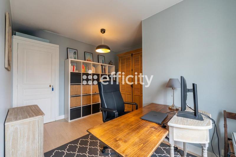 Appartement - 147 m² - 6 pièces