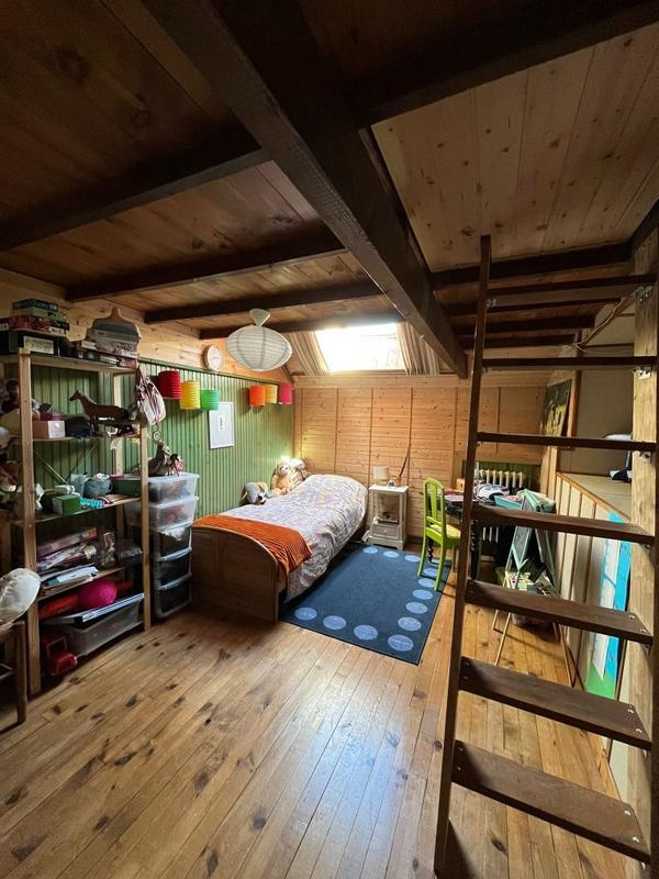 Maison - 198 m² - 9 pièces