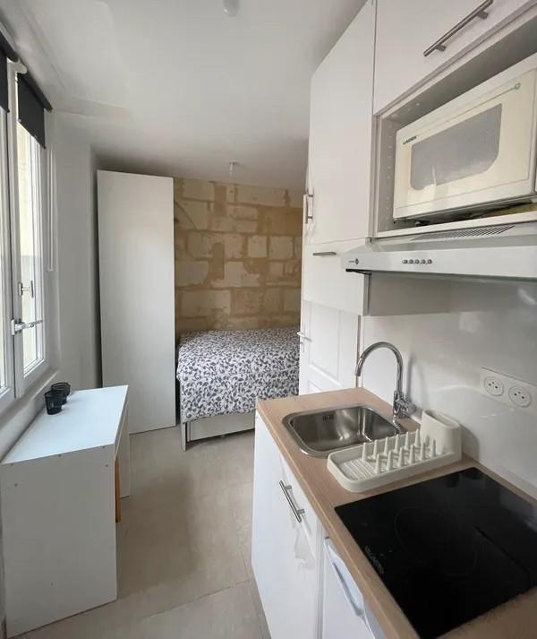 Studio - 10 m² - 1 pièce