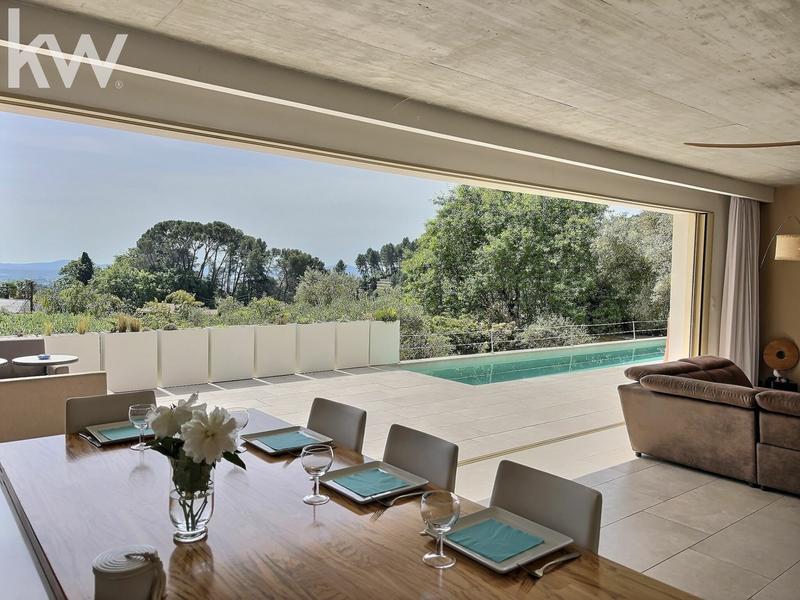 Maison contemporaine - 239 m² - 8 pièces