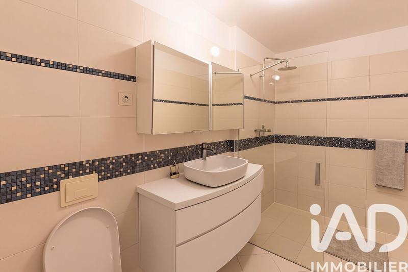 Maison - 208 m² - 8 pièces