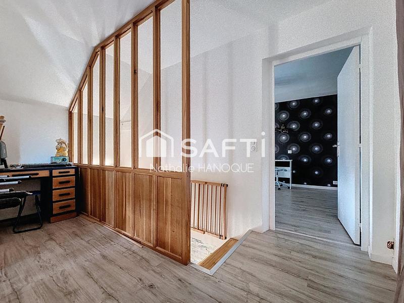 Maison - 204 m² - 9 pièces