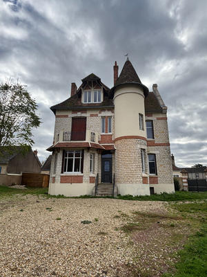 Maison - 185 m² - 6 pièces