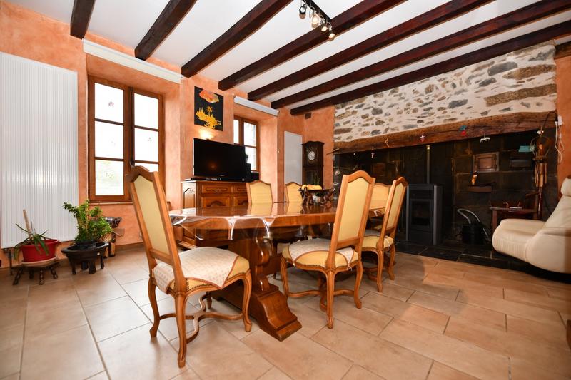 Maison - 302 m² - 8 pièces