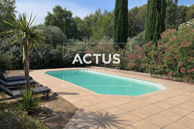 Maison - 213 m² - 7 pièces