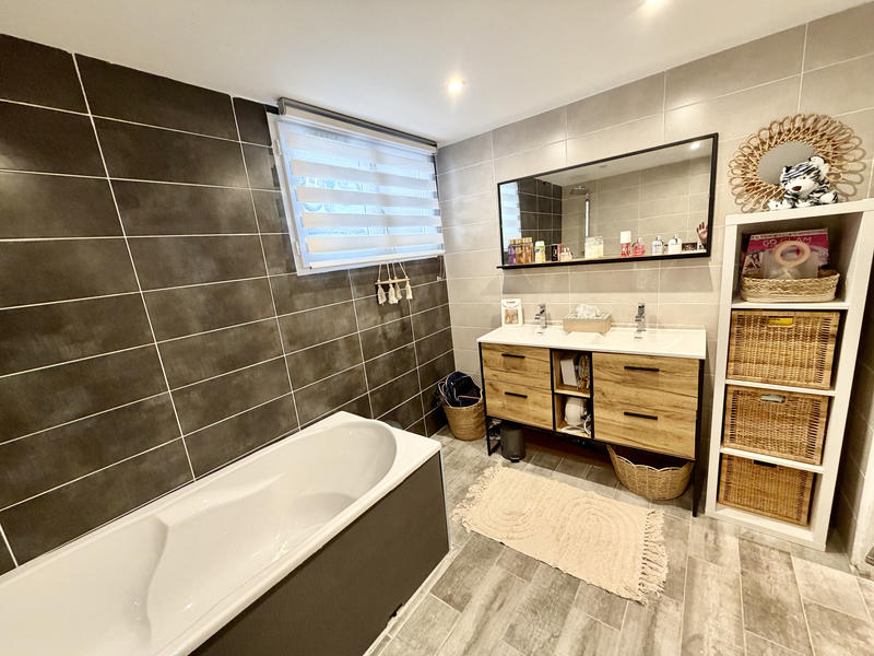 Maison - 170 m² - 6 pièces