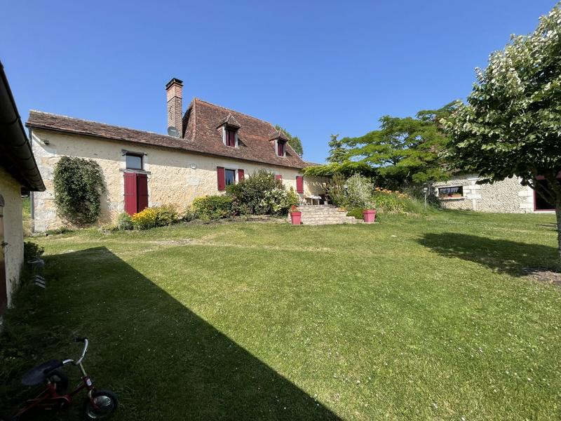 Maison - 288 m² - 8 pièces