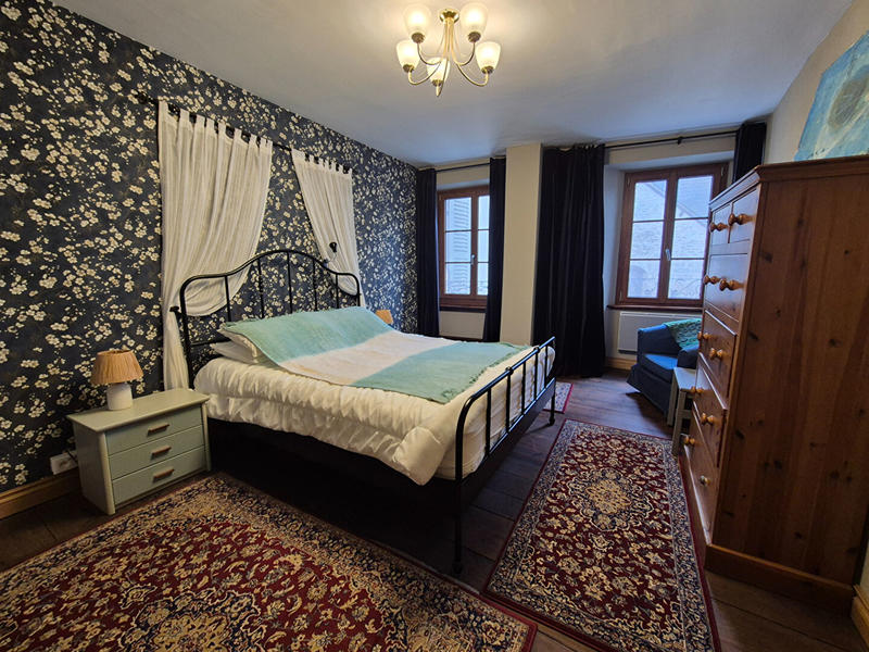 Maison - 226 m² - 9 pièces