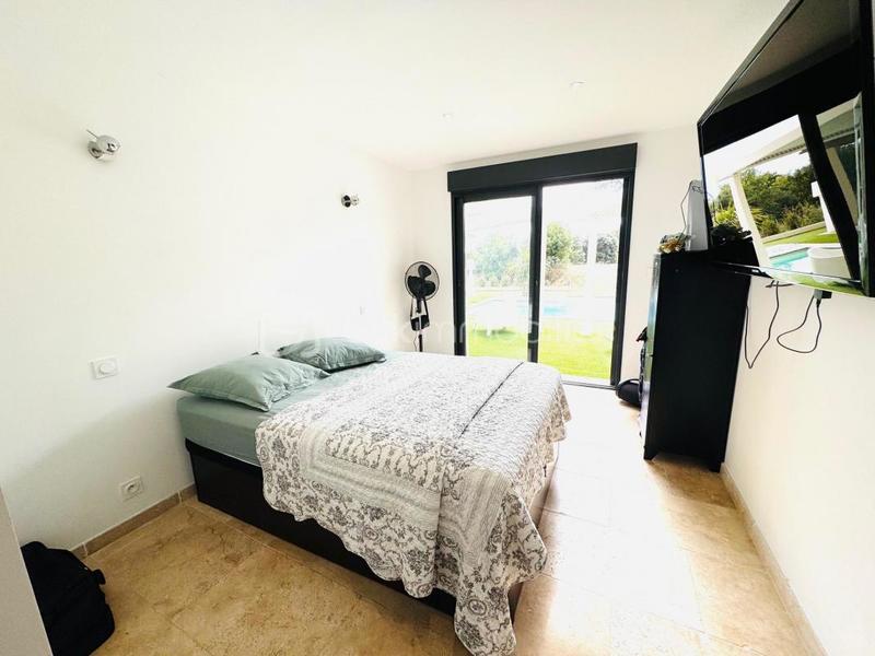 Propriété - 301 m² - 10 pièces