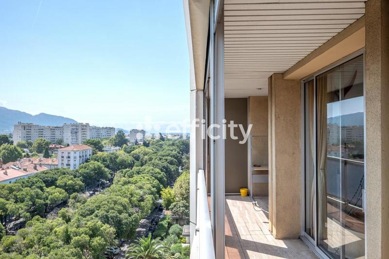 Appartement - 114 m² - 3 pièces