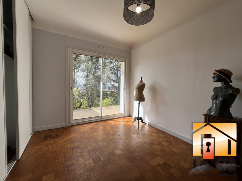 Maison - 193 m² - 5 pièces