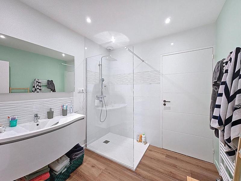 Maison - 260 m² - 10 pièces