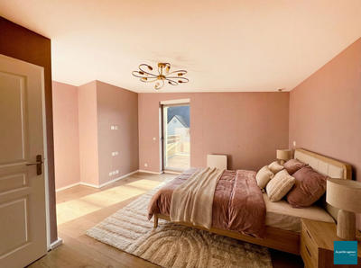 Maison traditionnelle - 142 m² - 6 pièces