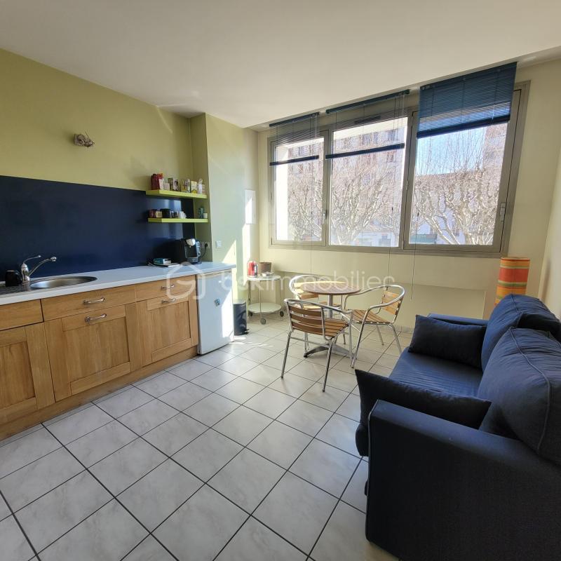 Local commercial - 85 m² - 3 pièces