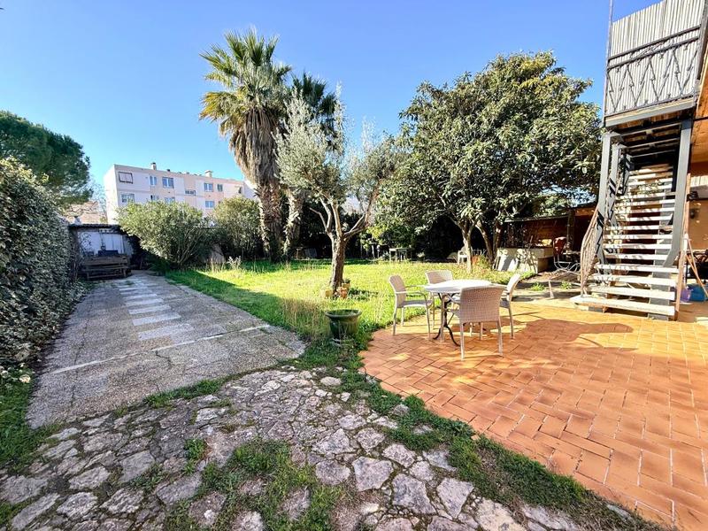 Maison - 214 m² - 12 pièces