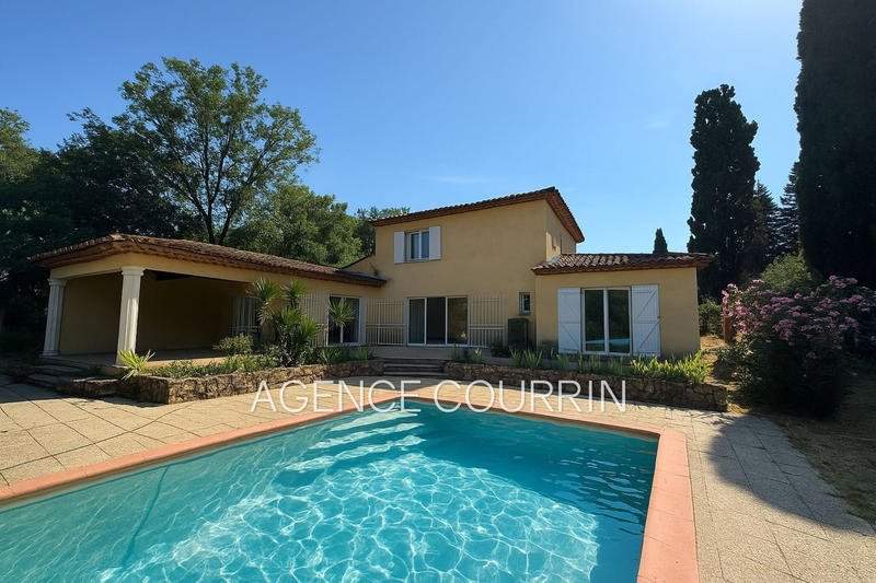 Maison - 205 m² - 5 pièces