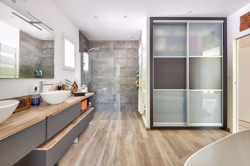 Propriété - 307 m² - 9 pièces