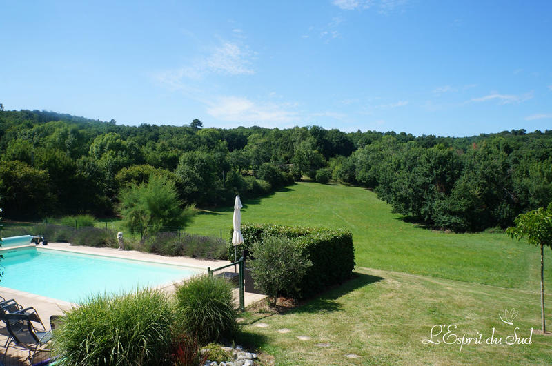 Maison - 260 m² - 8 pièces