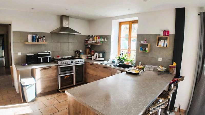 Maison traditionnelle - 122 m² - 6 pièces