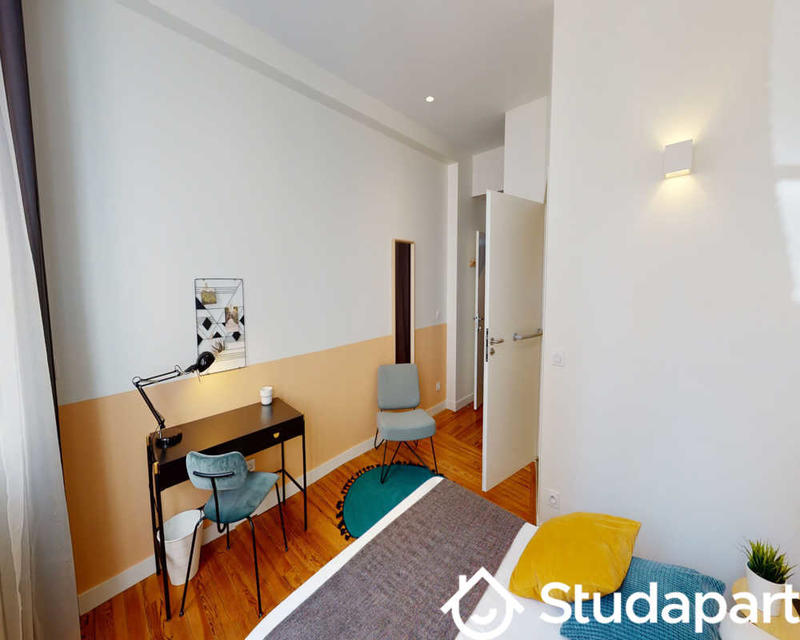 Chambre - 80 m² - 1 pièce