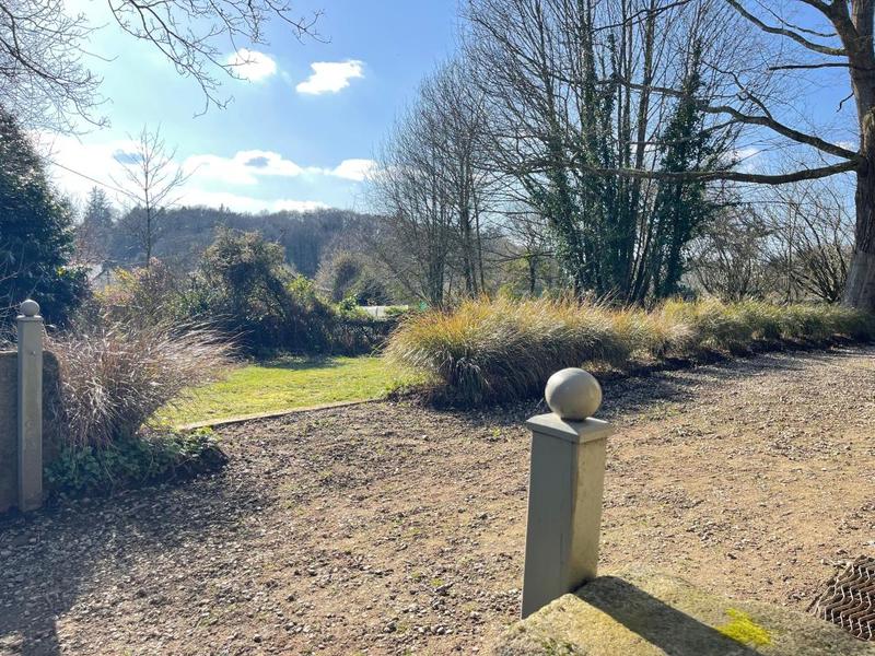 Demeure - 140 m² - 5 pièces