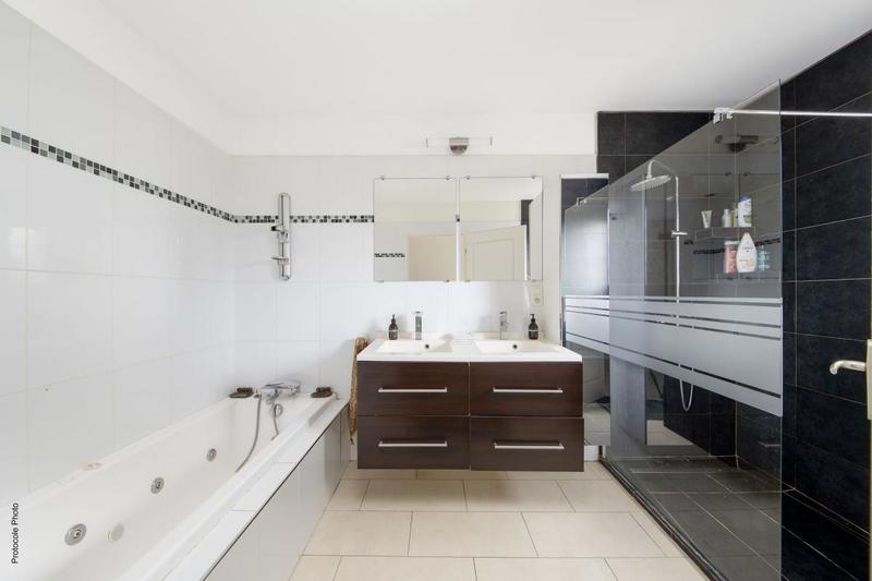 Maison - 250 m² - 5 pièces