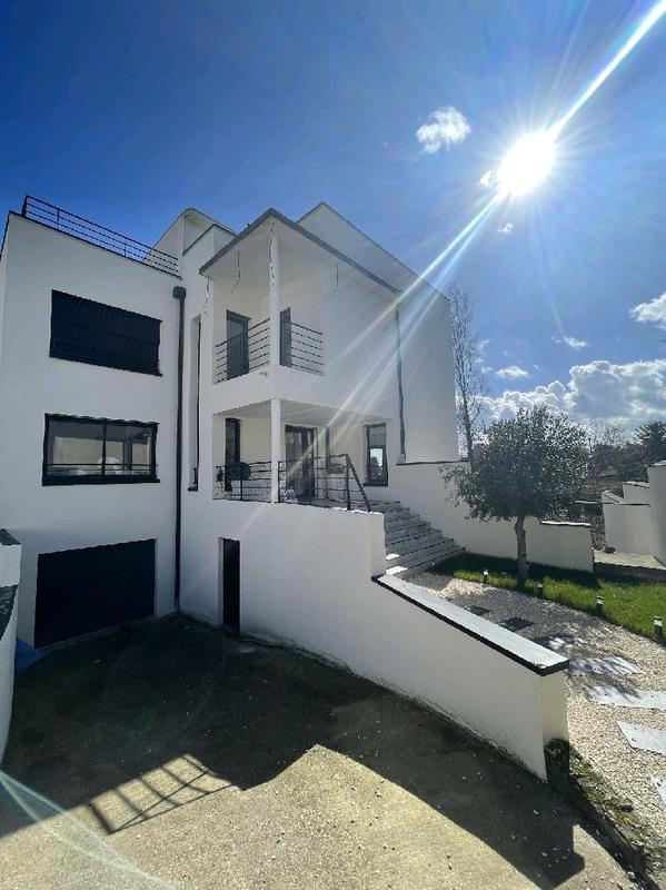 Châlet - 260 m² - 10 pièces