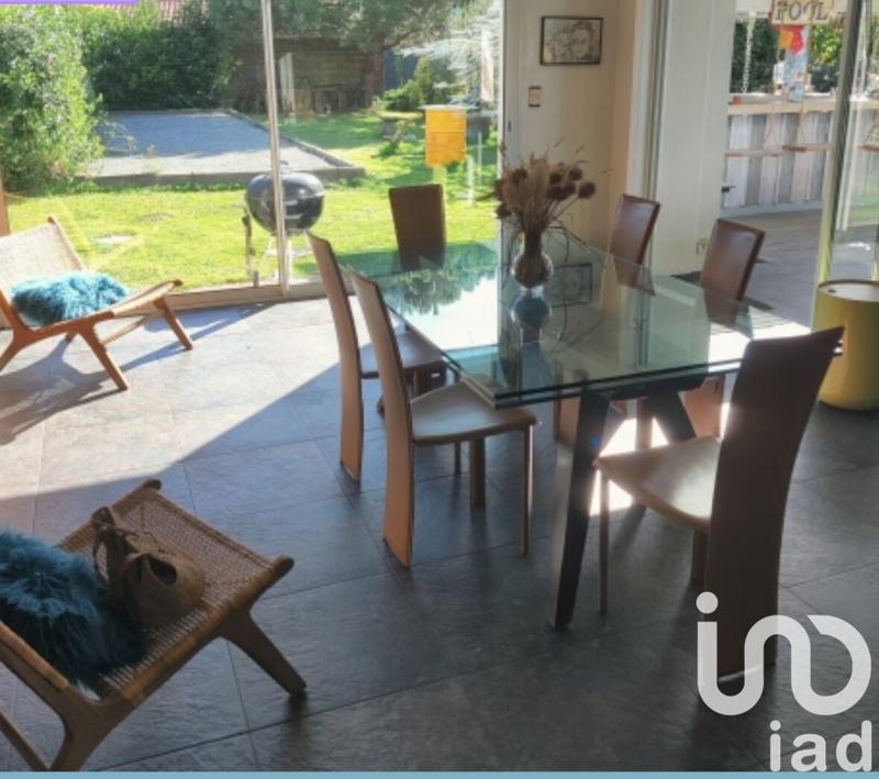 Maison - 250 m² - 8 pièces