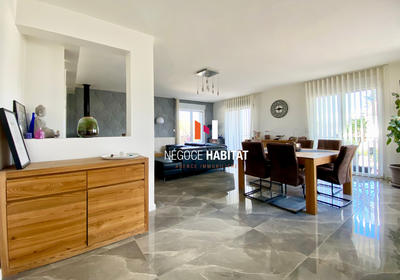 Villa - 260 m² - 8 pièces