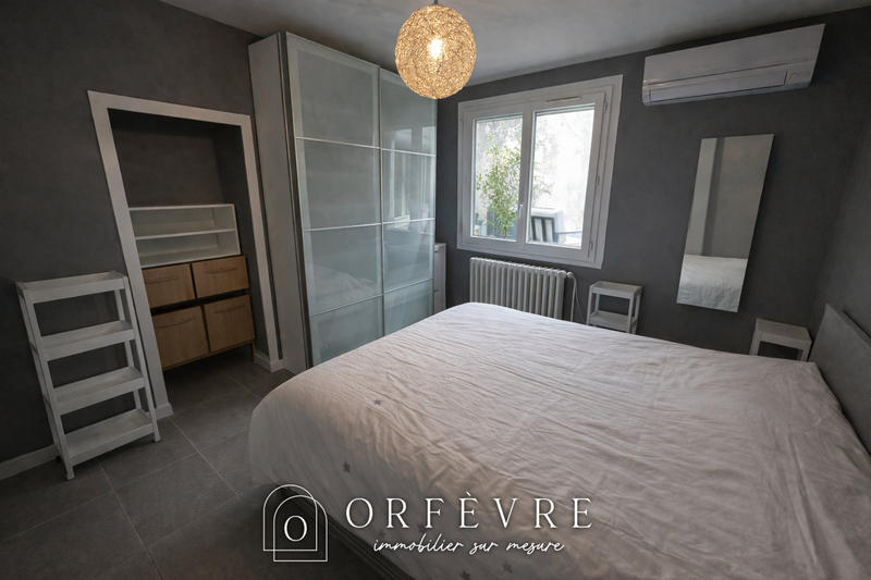 Maison - 200 m² - 7 pièces