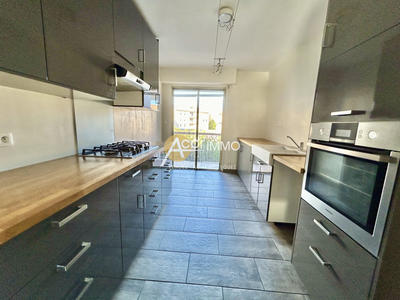 Appartement - 99 m² - 4 pièces