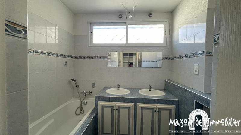 Appartement - 102 m² - 3 pièces