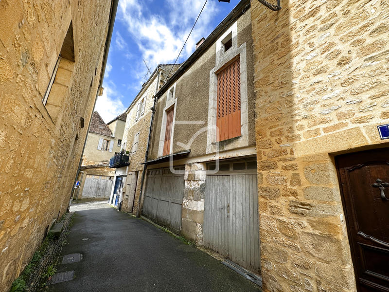 Maison - 295 m² - 11 pièces