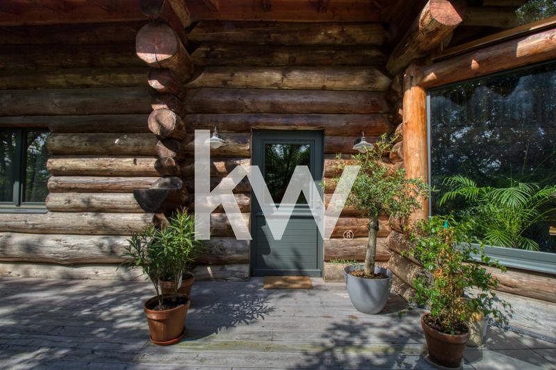 Maison - 260 m² - 8 pièces