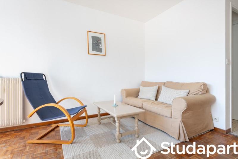 Chambre - 12 m² - 1 pièce