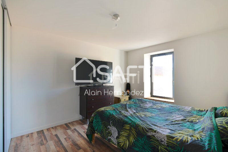 Maison - 250 m² - 5 pièces