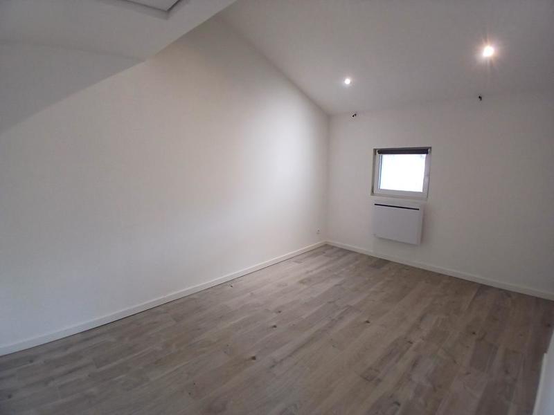 Maison - 270 m² - 5 pièces