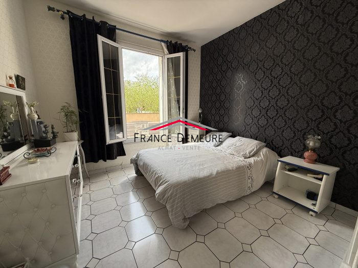 Maison - 91 m² - 5 pièces