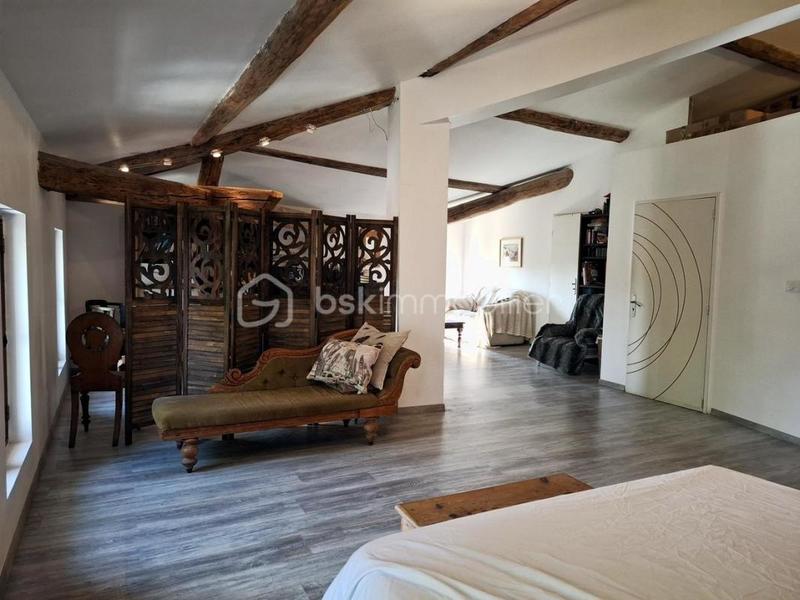 Maison - 310 m² - 10 pièces