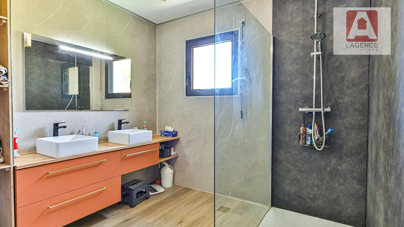 Maison - 165 m² - 7 pièces