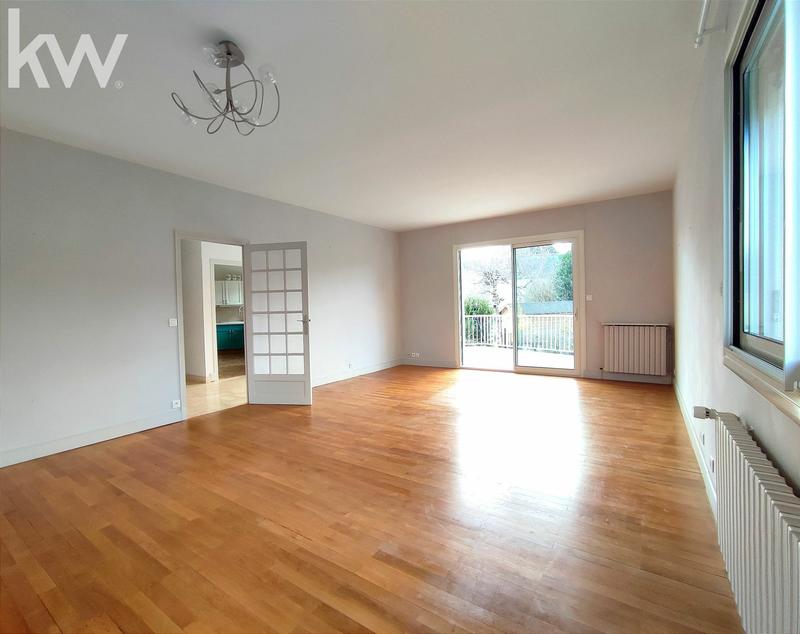 Maison - 227 m² - 7 pièces