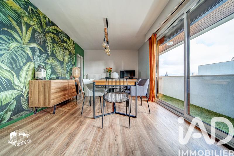 Appartement - 90 m² - 4 pièces