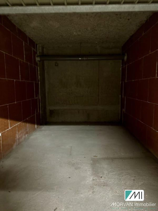 Parking / Garage - 18 m²