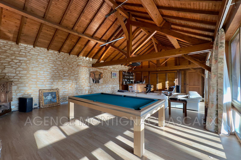 Maison - 497 m² - 15 pièces