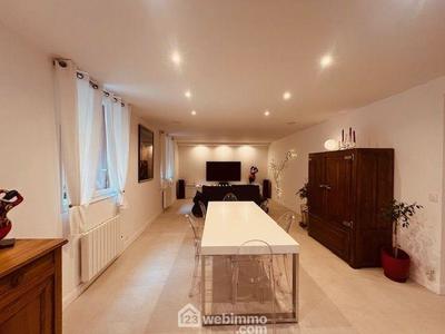 Maison - 224 m² - 6 pièces